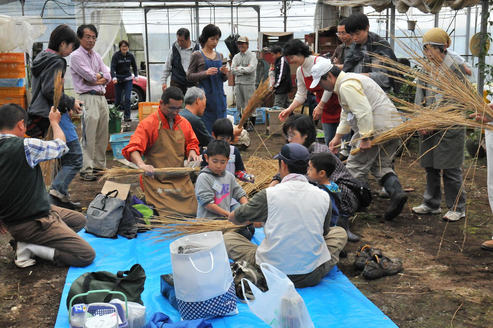 (農)船橋農産物供給センター収穫祭でのリースづくり