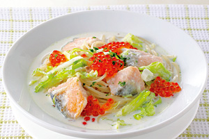 秋鮭のクリームパスタの写真