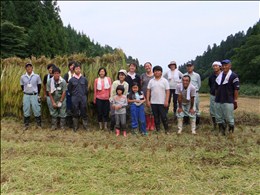 参加者とJA越後さんとう生産者の皆さん