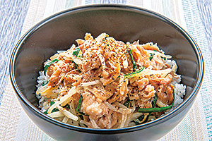 豚肉ともやしナムルのレンジ丼の写真