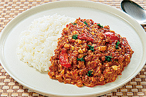ミニトマトとえのきのキーマカレーの写真